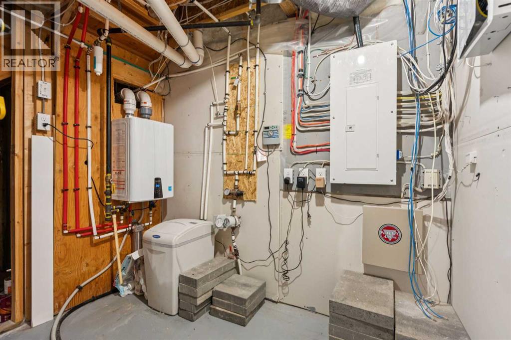 Single Family House for Sale in  Sherwood Gate NW Sherwood Calgary 