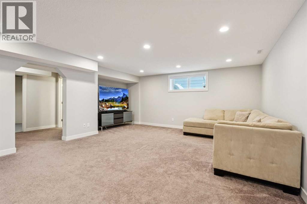 Single Family House for Sale in  Sherwood Gate NW Sherwood Calgary 