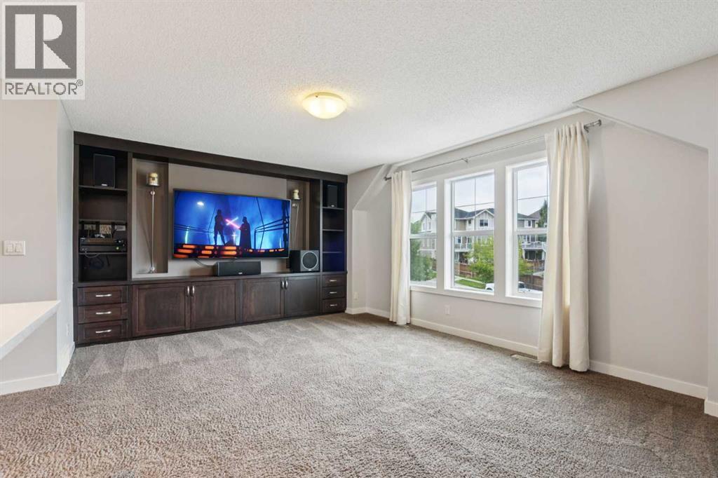 Single Family House for Sale in  Sherwood Gate NW Sherwood Calgary 