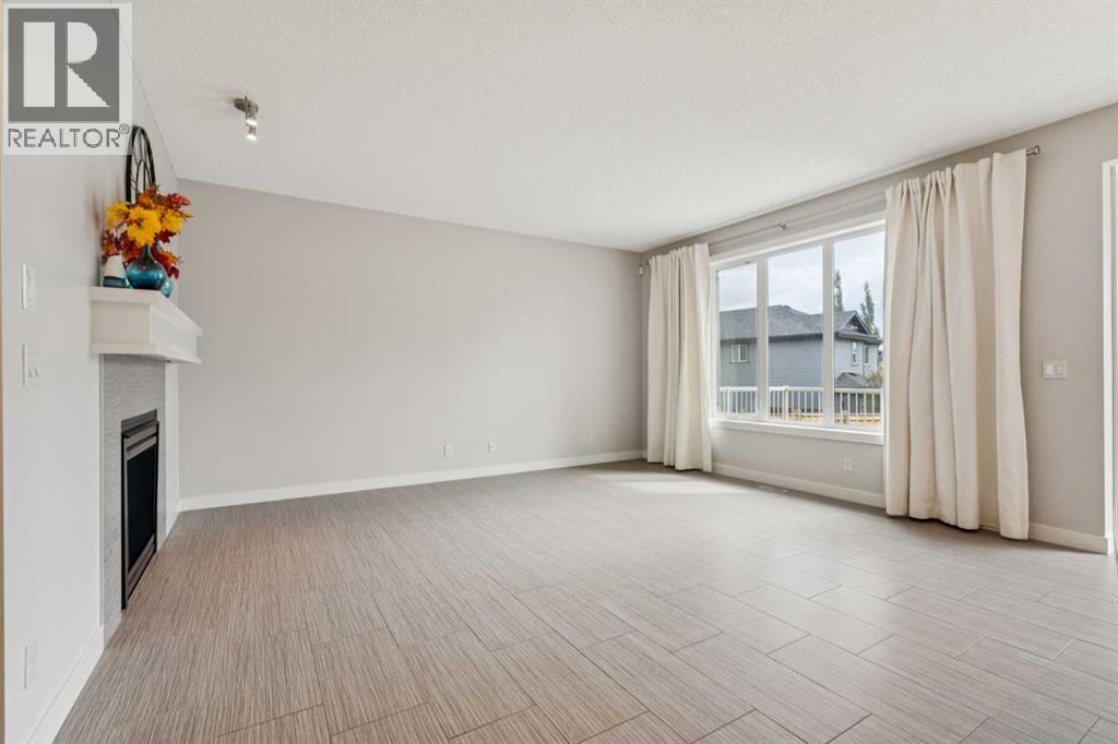 Single Family House for Sale in  Sherwood Gate NW Sherwood Calgary 