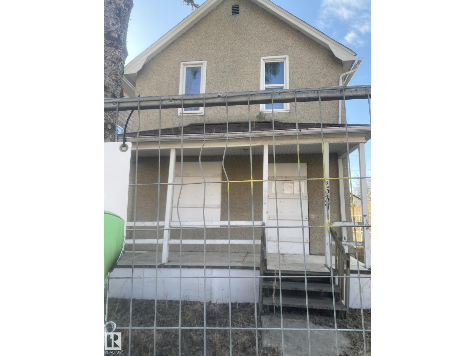 Photo 1 of 9537 107 Av Nw, Edmonton AB