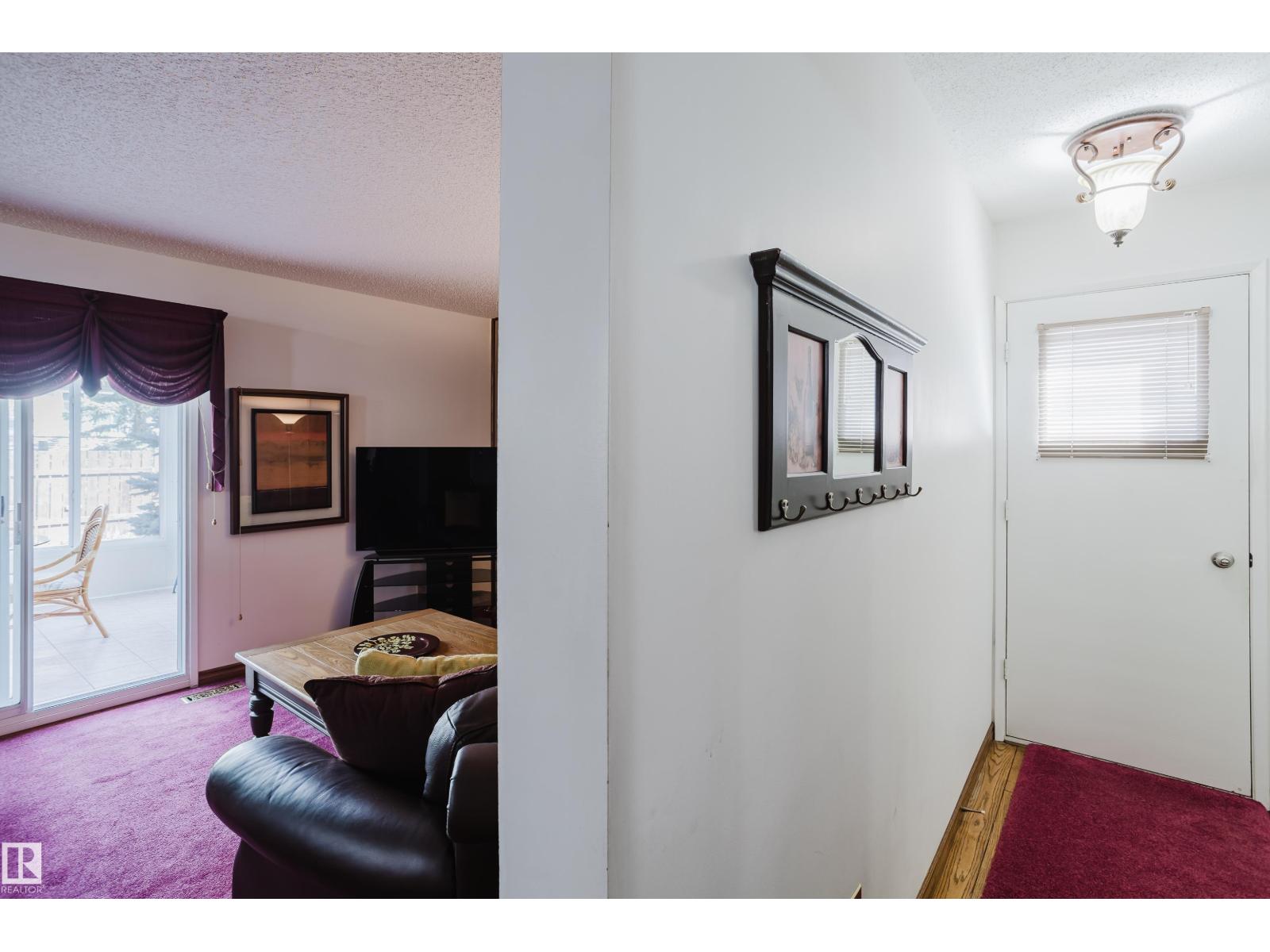 Photo 6 of 17021 108 St Nw, Edmonton AB