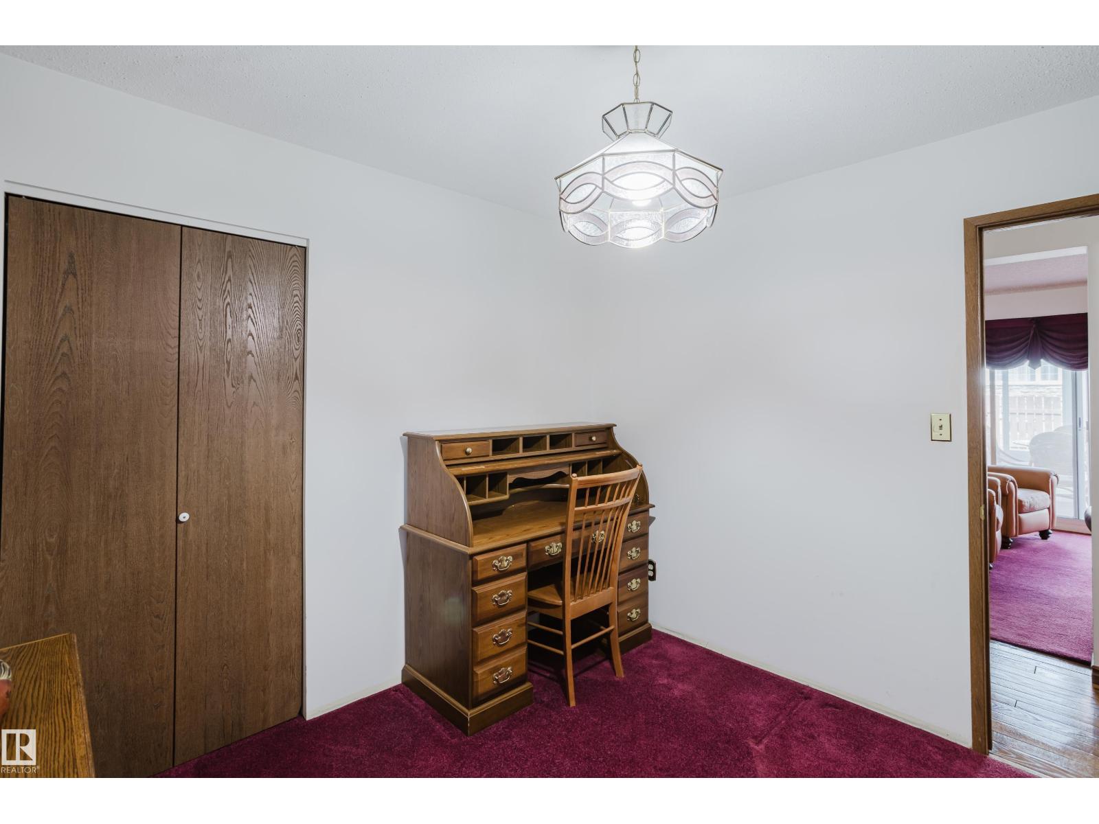 Photo 17 of 17021 108 St Nw, Edmonton AB