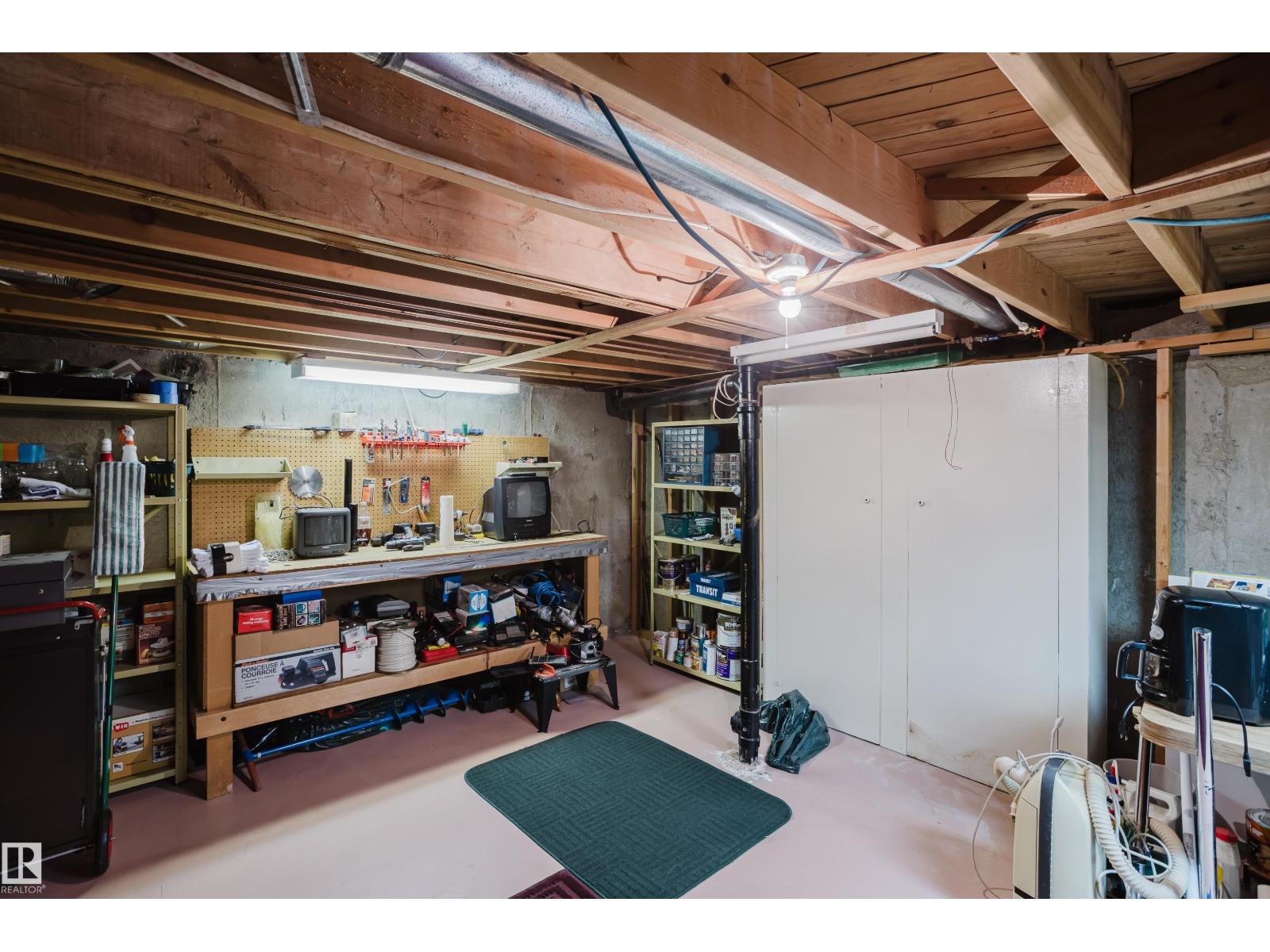 Photo 16 of 17021 108 St Nw, Edmonton AB
