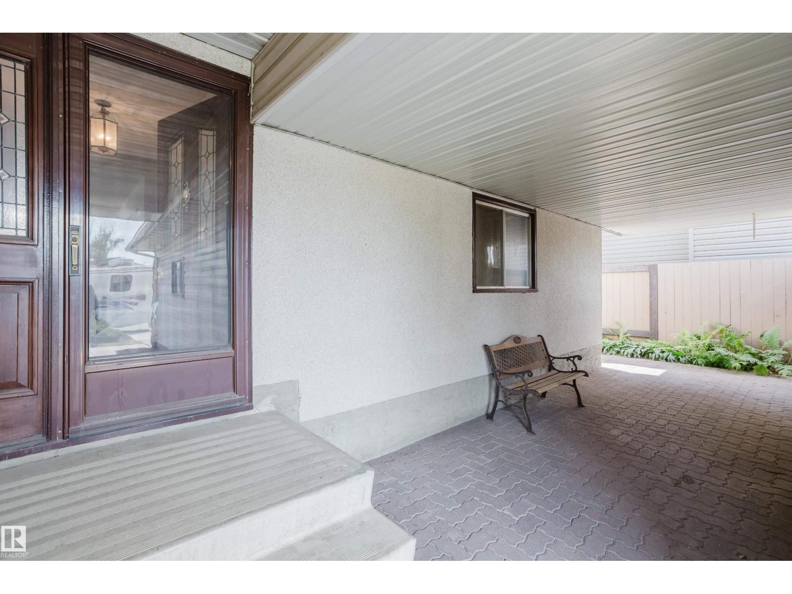 Photo 27 of 17021 108 St Nw, Edmonton AB