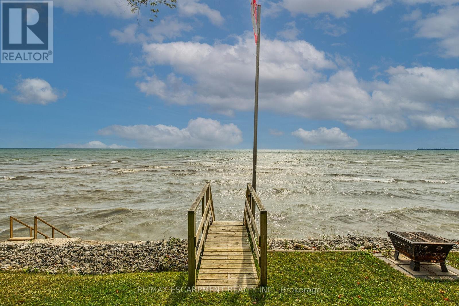 Photo 45 of 20 Hoover Point Lane, Haldimand ON