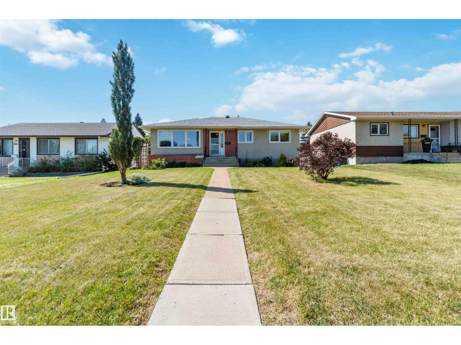 Photo 38 of 12260 St Albert Tr Nw, Edmonton AB