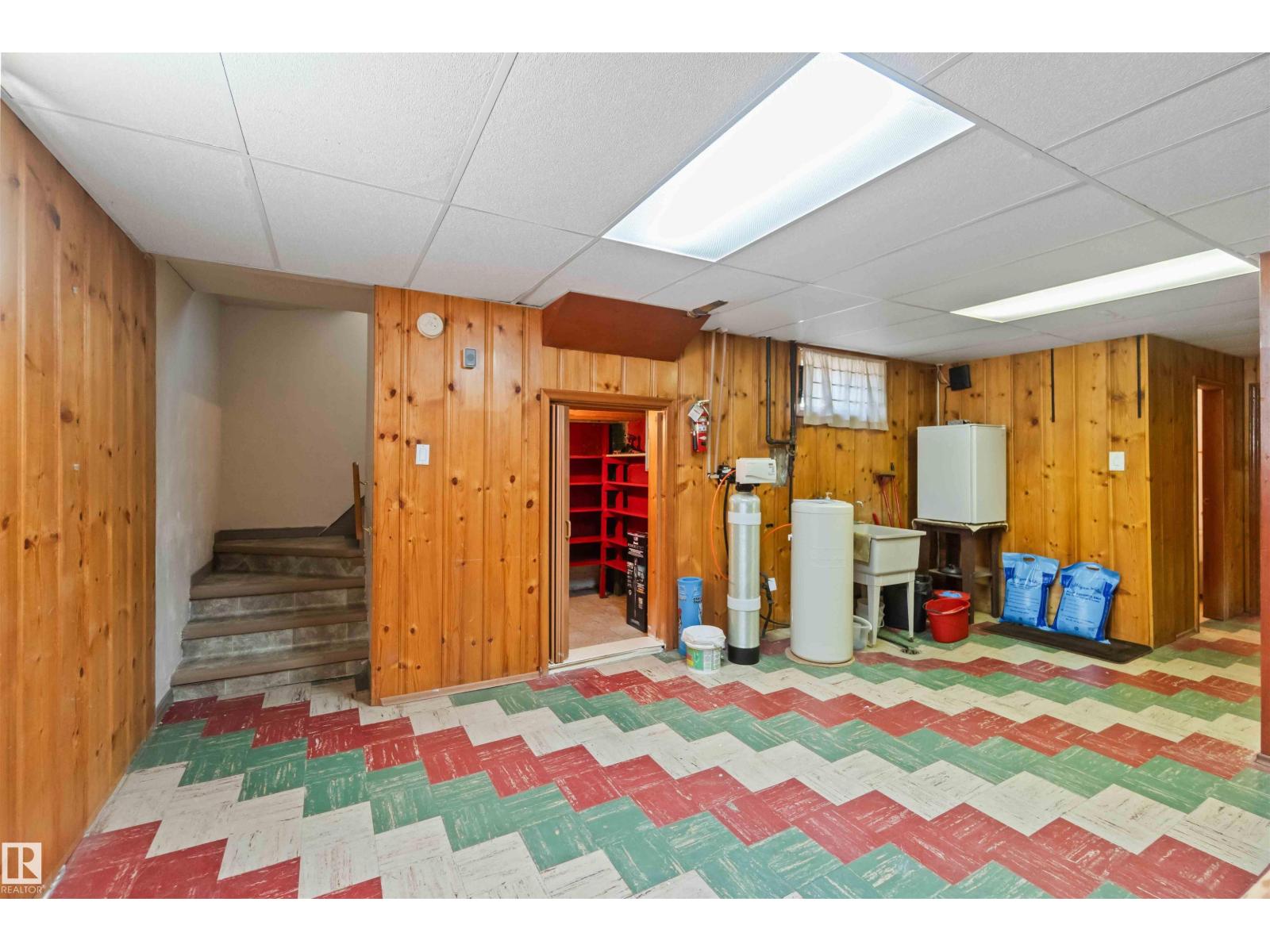 Photo 8 of 12260 St Albert Tr Nw, Edmonton AB