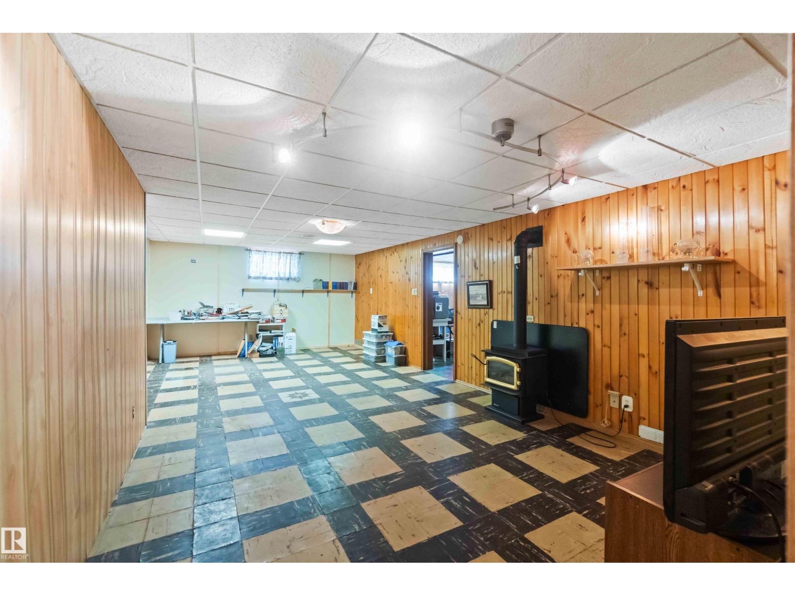 Photo 6 of 12260 St Albert Tr Nw, Edmonton AB