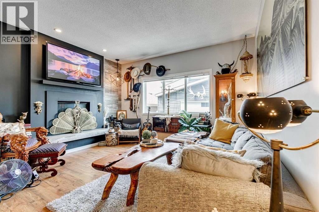Photo 24 of 205 Copperpond Parade Se, Calgary AB