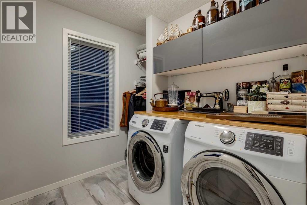 Photo 15 of 205 Copperpond Parade Se, Calgary AB