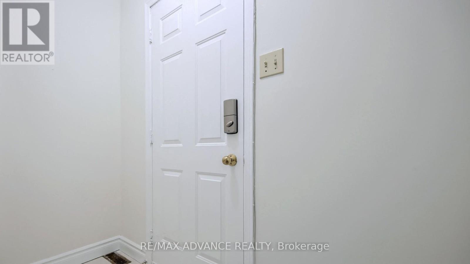 Photo 17 of Lower 49 Havenview Road, Toronto ON