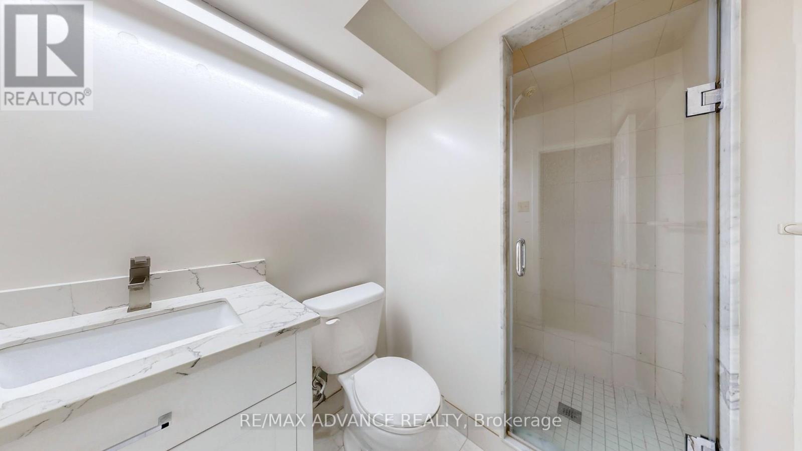Photo 6 of Lower 49 Havenview Road, Toronto ON