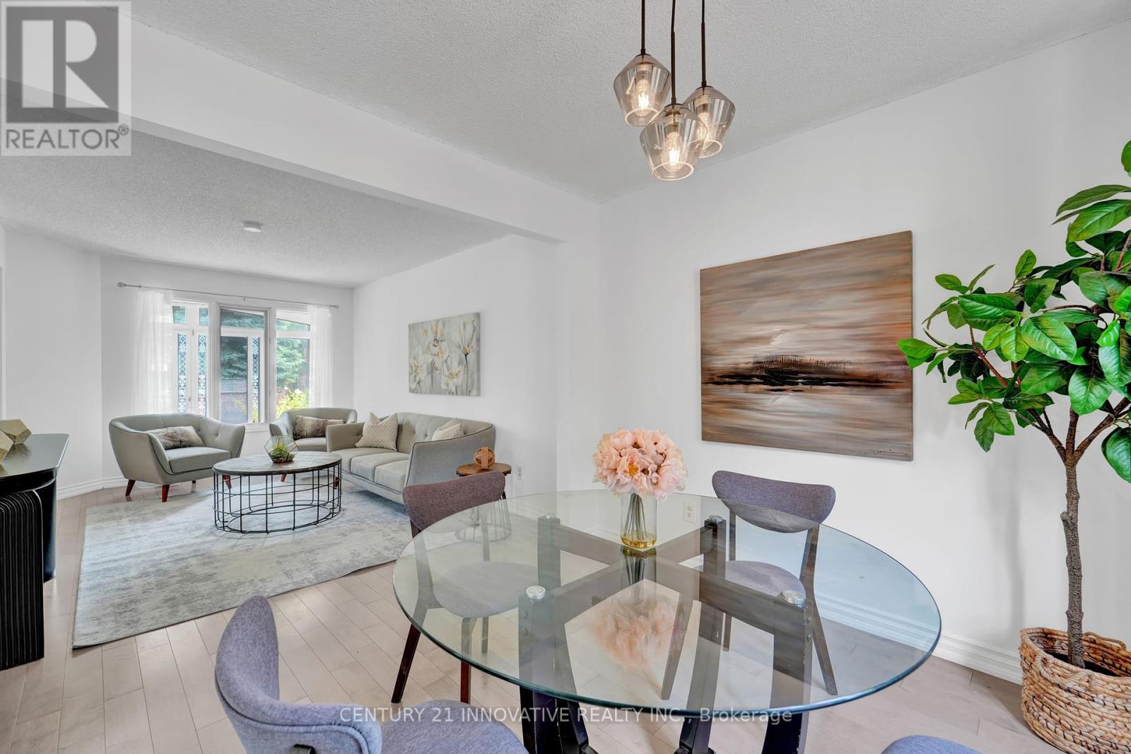Photo 5 of 10 Blake Court, Ajax ON