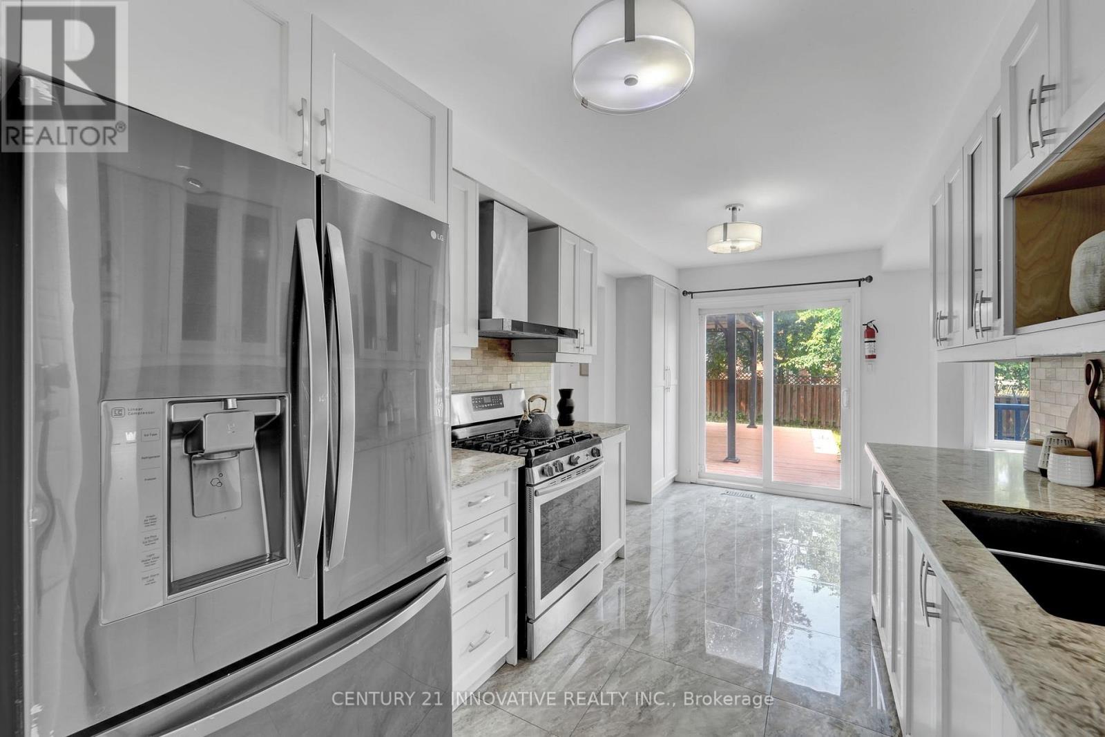 Photo 38 of 10 Blake Court, Ajax ON