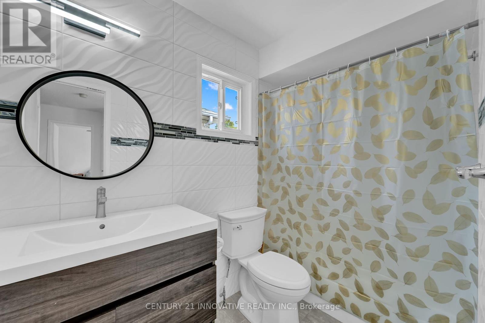 Photo 40 of 10 Blake Court, Ajax ON