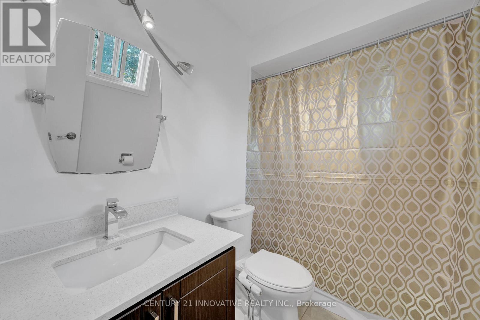 Photo 33 of 10 Blake Court, Ajax ON