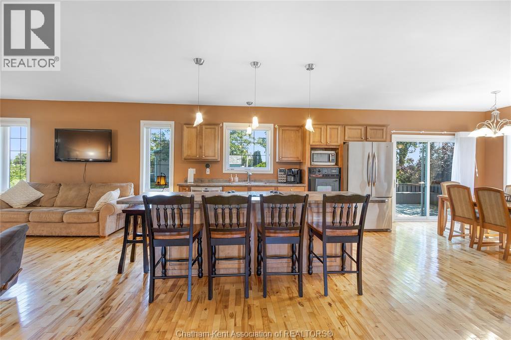 Photo 10 of 19255 Lower Thames Lane, Lighthouse Cove ON