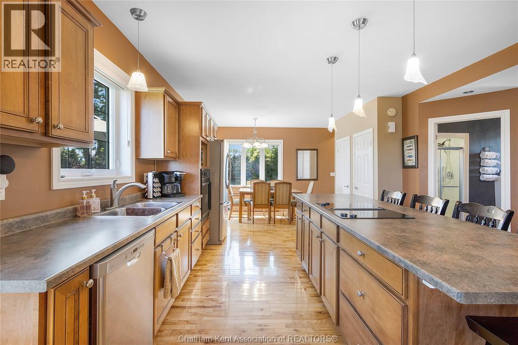 Photo 13 of 19255 Lower Thames Lane, Lighthouse Cove ON