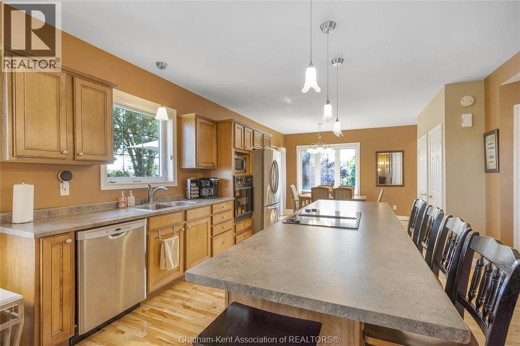 Photo 14 of 19255 Lower Thames Lane, Lighthouse Cove ON