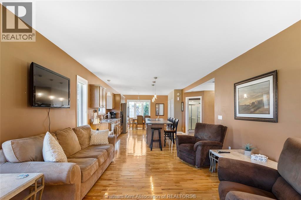Photo 19 of 19255 Lower Thames Lane, Lighthouse Cove ON