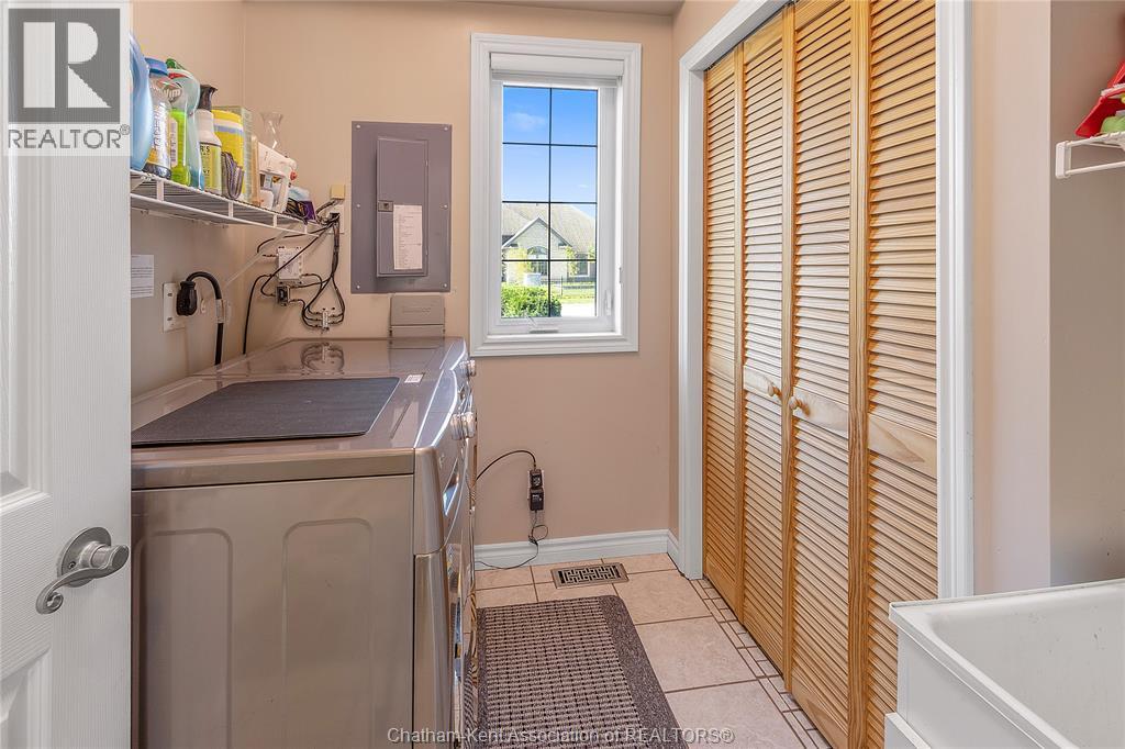 Photo 29 of 19255 Lower Thames Lane, Lighthouse Cove ON