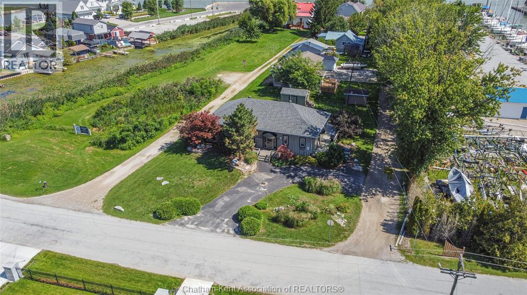 Photo 42 of 19255 Lower Thames Lane, Lighthouse Cove ON