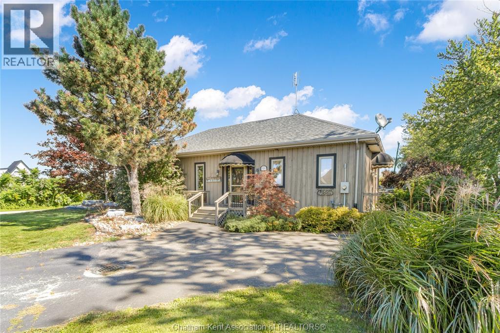 Photo 8 of 19255 Lower Thames Lane, Lighthouse Cove ON