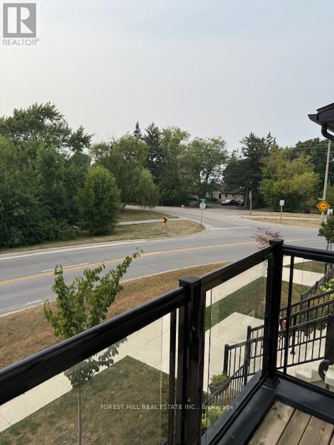 Photo 7 of 9 590 North Service Road, Hamilton ON