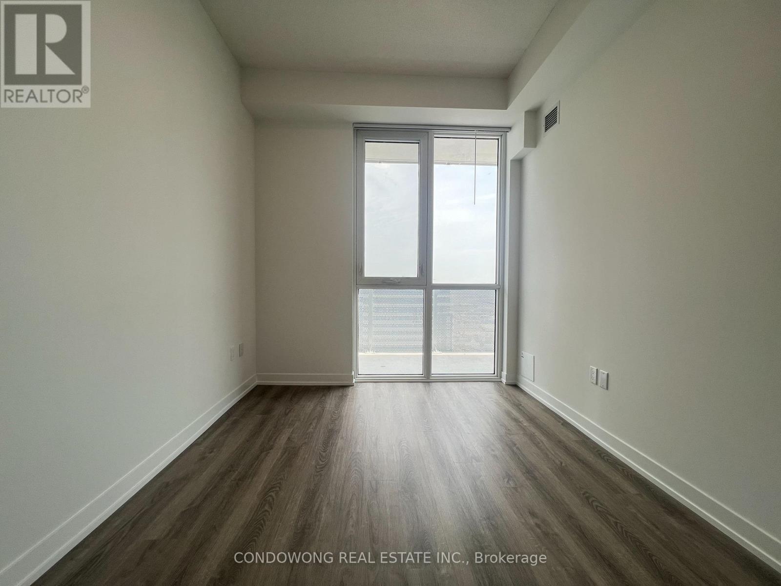 Photo 1 of 5316 195 Commerce Street, Vaughan ON