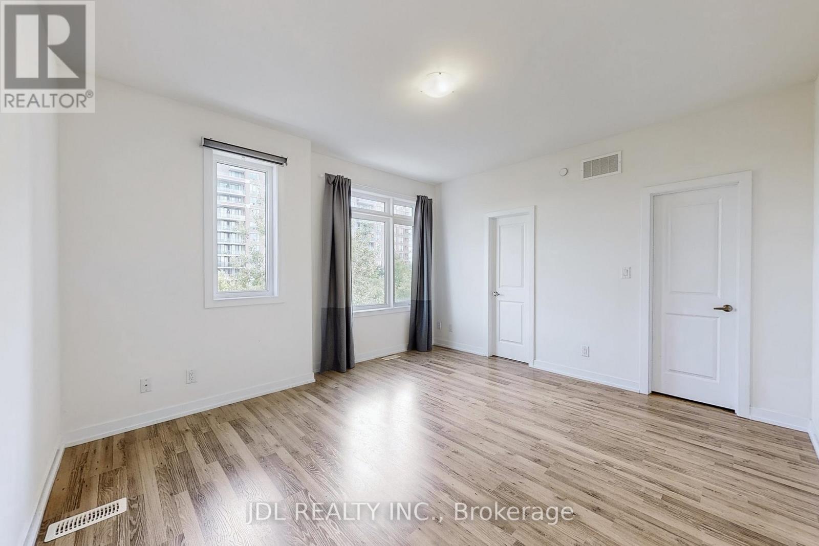Photo 25 of 112 370 D Red Maple Road, Richmond Hill ON