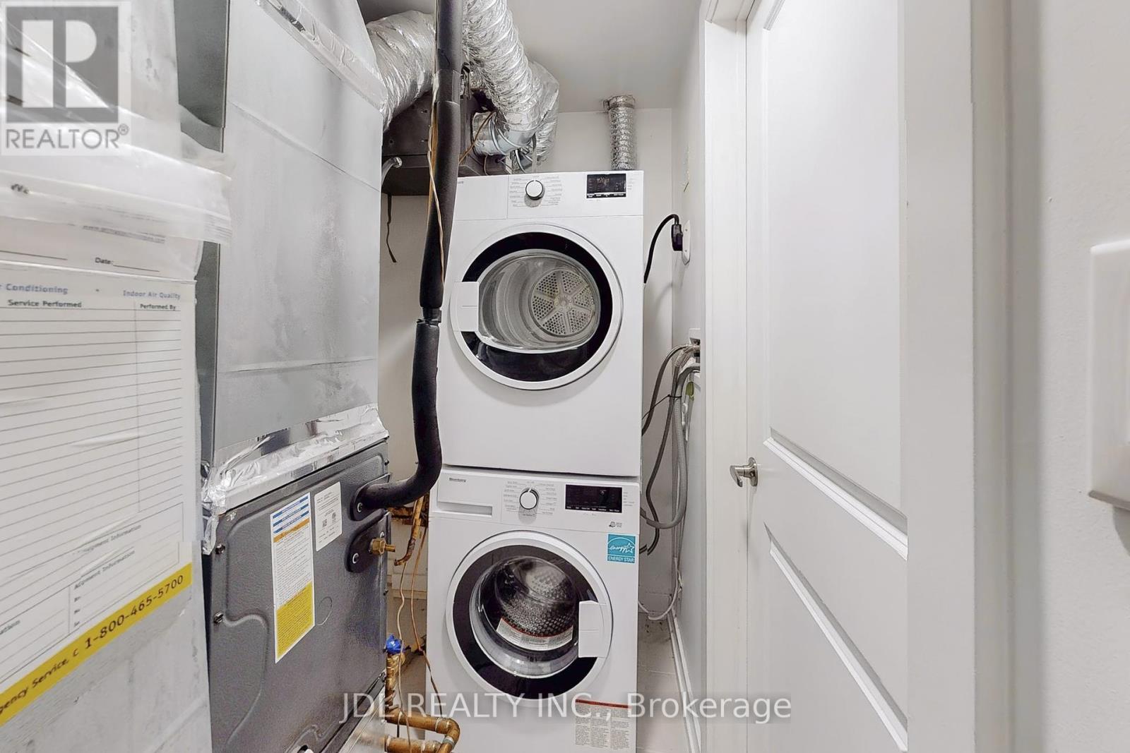 Photo 28 of 112 370 D Red Maple Road, Richmond Hill ON
