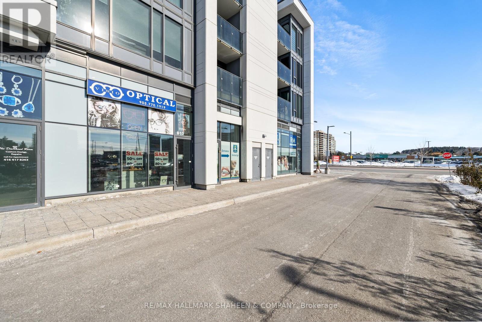 Photo 7 of B 10 9610 Yonge Street, Richmond Hill ON
