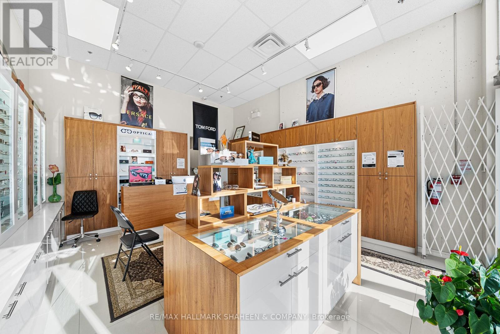 Photo 6 of B 10 9610 Yonge Street, Richmond Hill ON