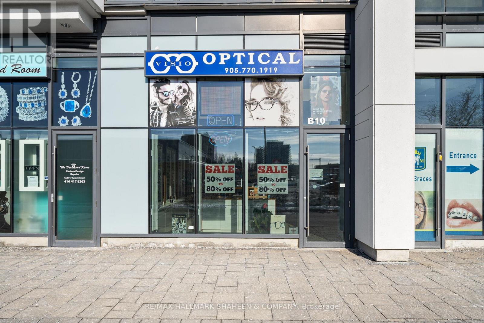 Photo 8 of B 10 9610 Yonge Street, Richmond Hill ON