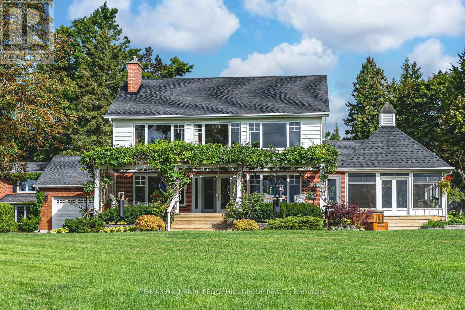 Photo 2 of 150 Collingwood Street, Barrie ON