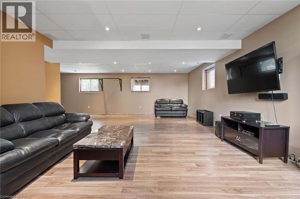 Photo 12 of 614 Quaker Road, Welland ON
