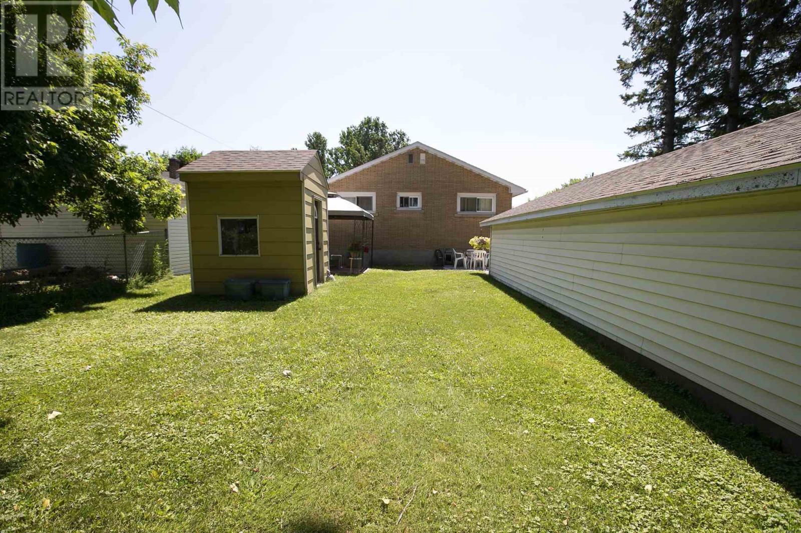 Photo 5 of 108 Smale Ave, Sault Ste Marie ON