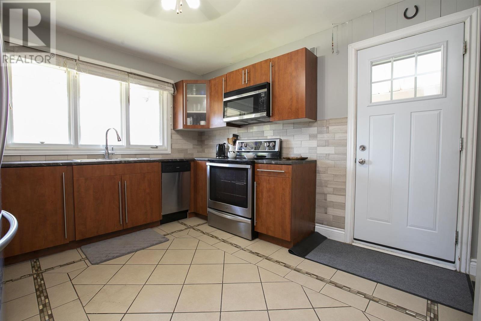 Photo 13 of 108 Smale Ave, Sault Ste Marie ON