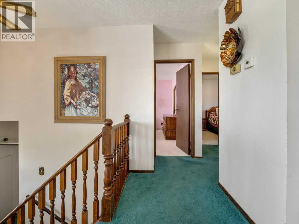 Photo 11 of 220 6 Avenue Ne, Milk River AB
