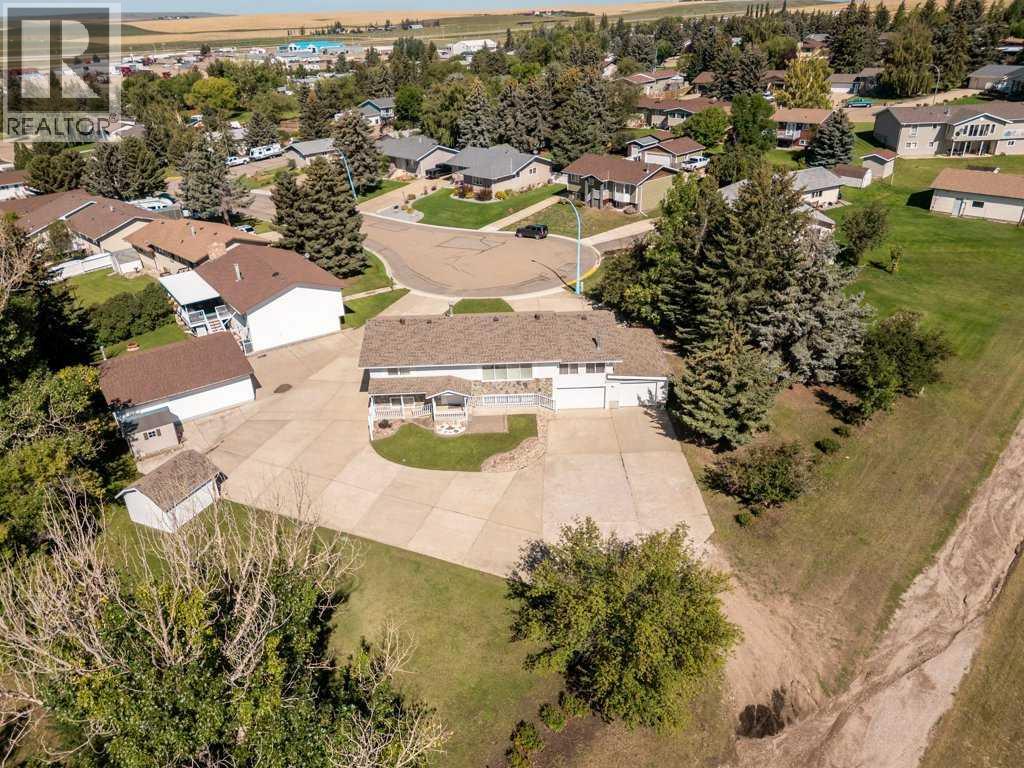Photo 5 of 220 6 Avenue Ne, Milk River AB