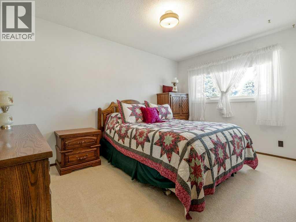 Photo 18 of 220 6 Avenue Ne, Milk River AB
