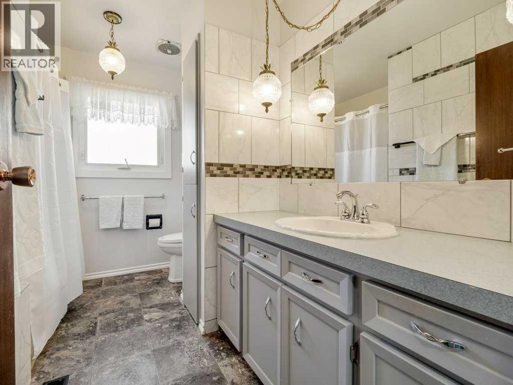 Photo 42 of 220 6 Avenue Ne, Milk River AB