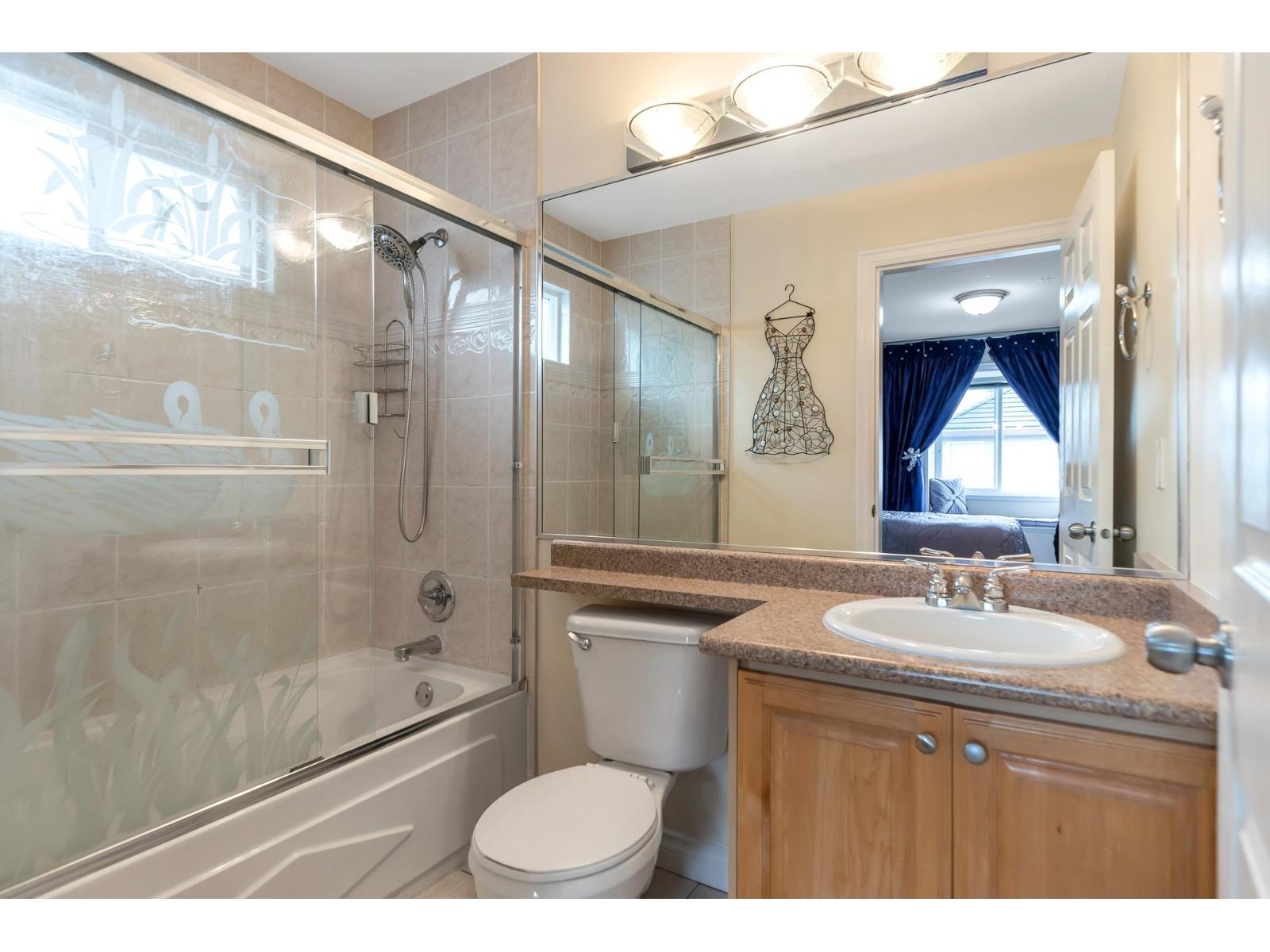 Photo 25 of 16708 64 Avenue, Surrey BC