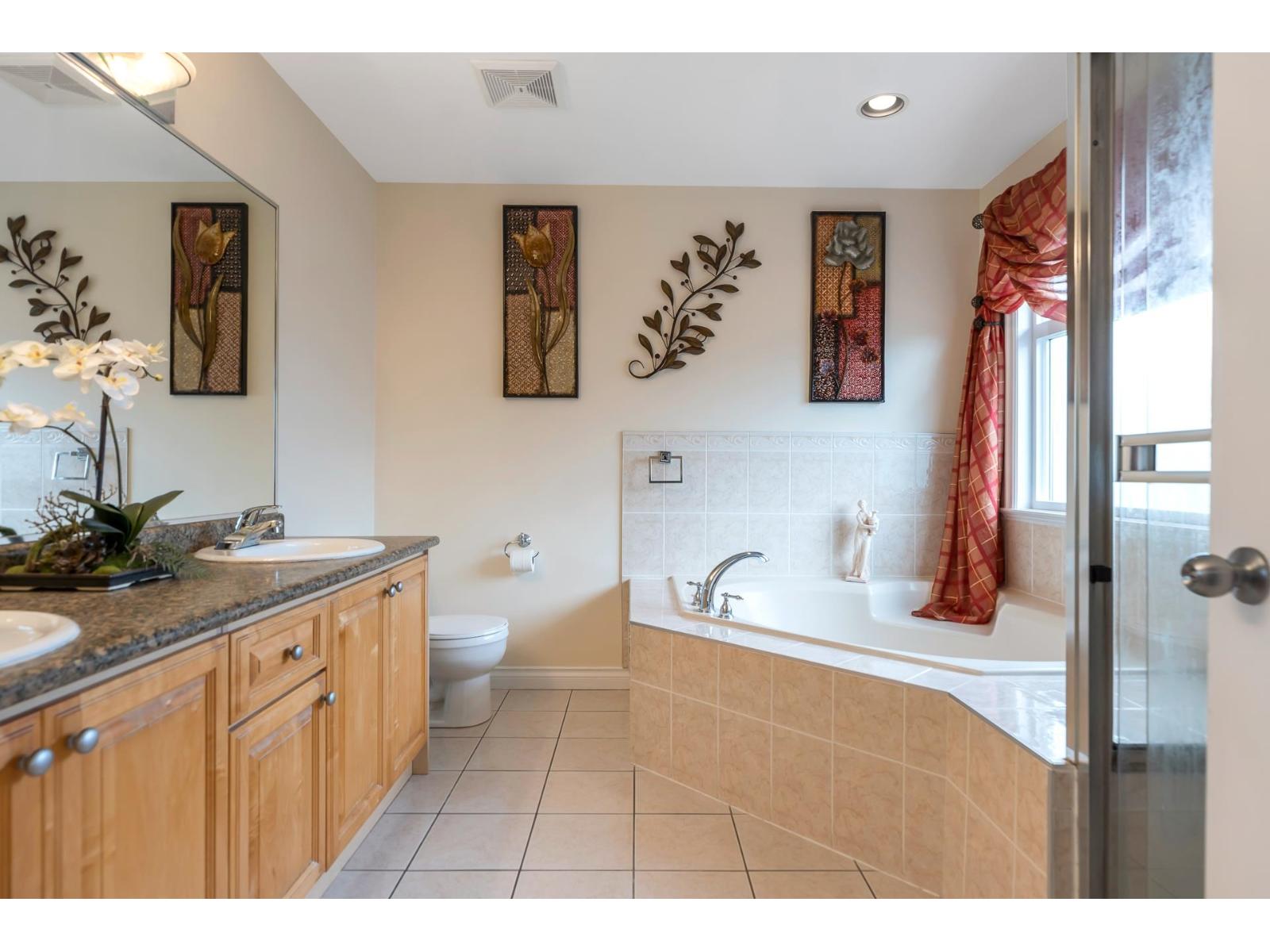 Photo 21 of 16708 64 Avenue, Surrey BC