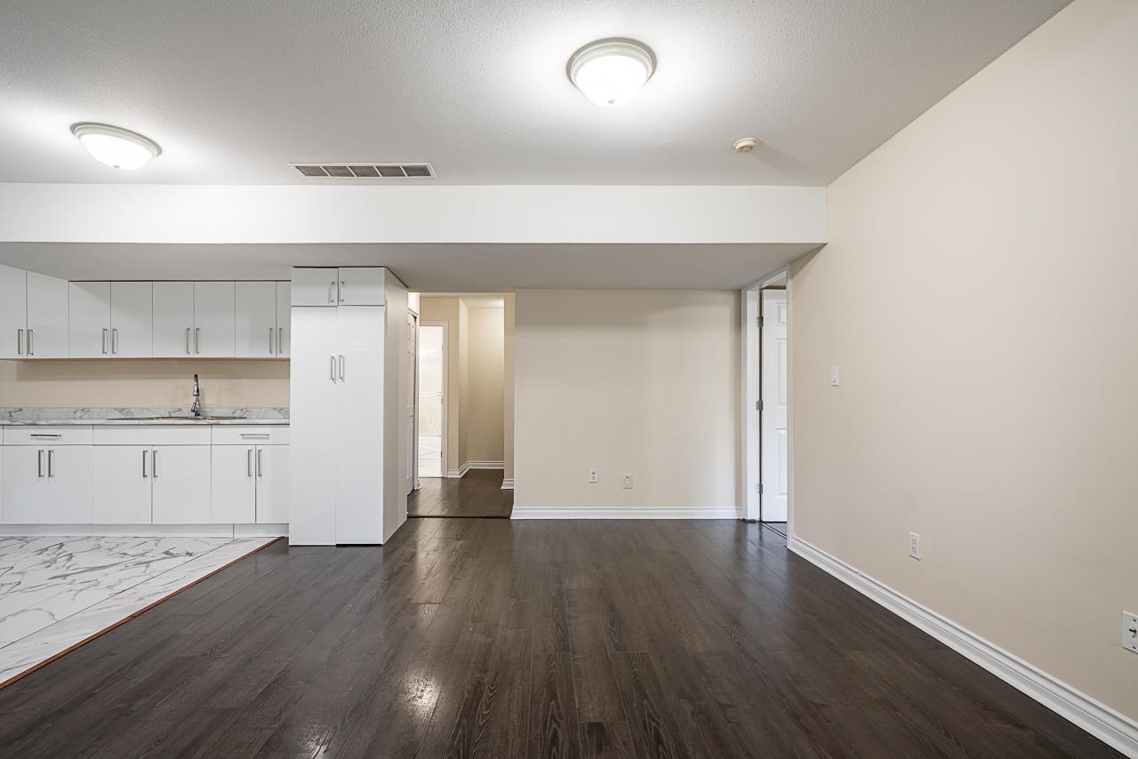 Photo 34 of 16708 64 Avenue, Surrey BC