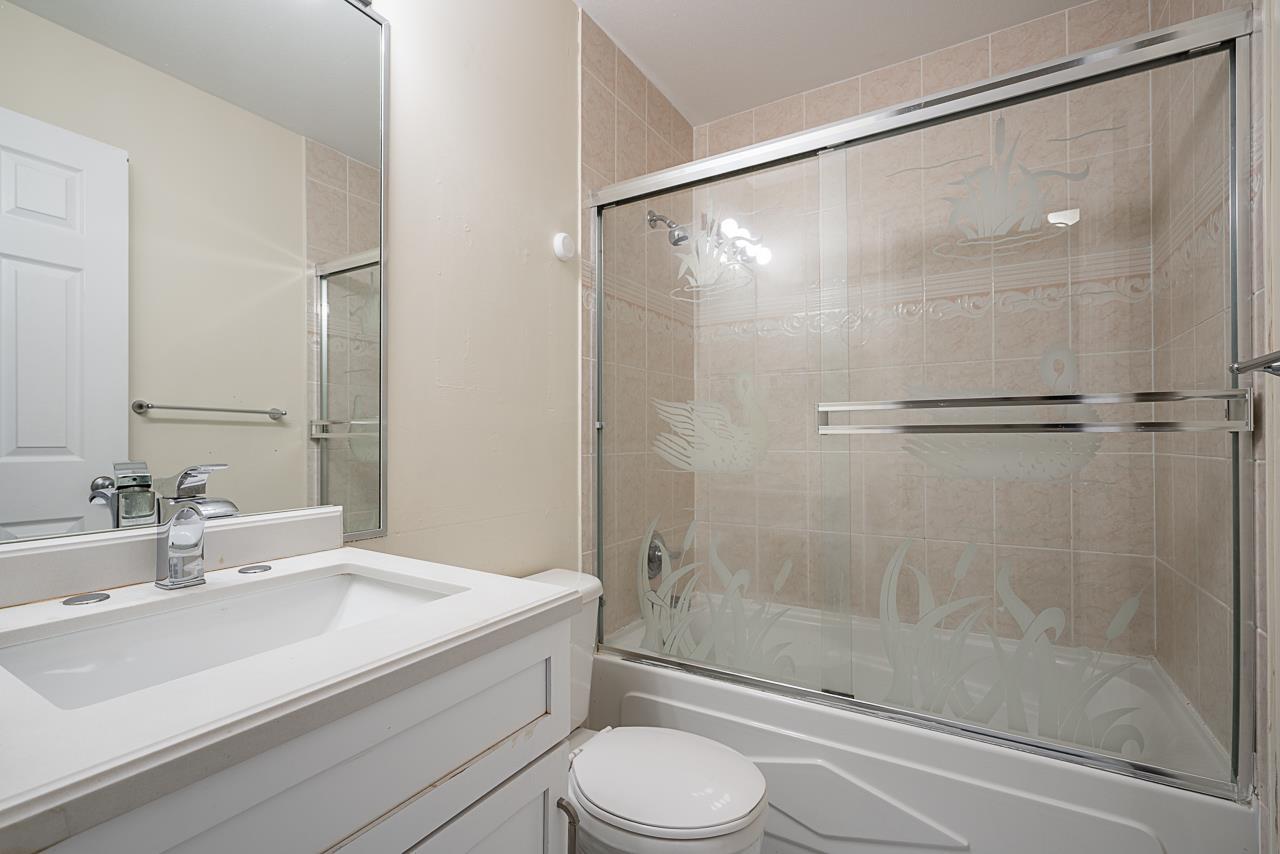 Photo 38 of 16708 64 Avenue, Surrey BC