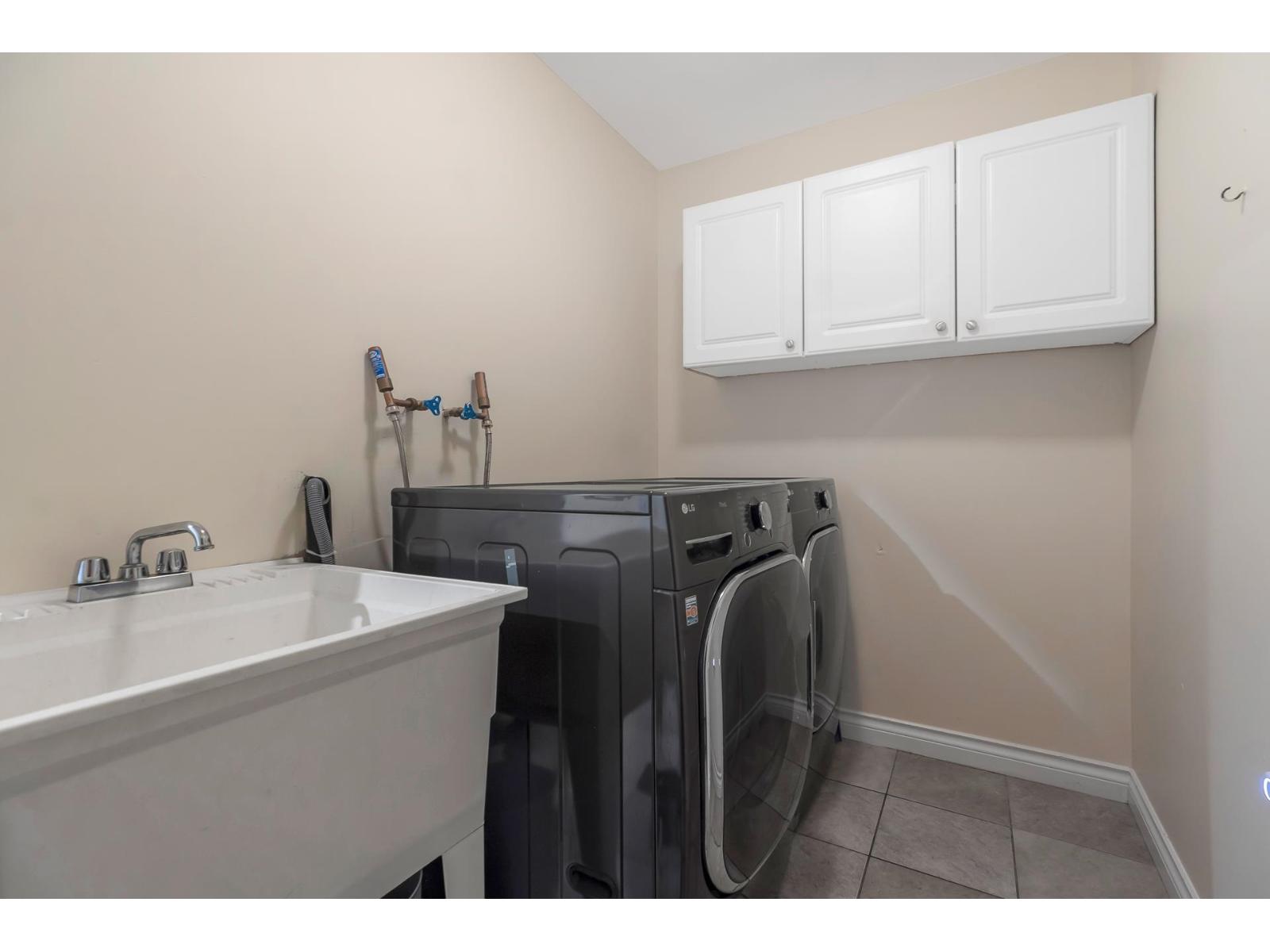 Photo 17 of 16708 64 Avenue, Surrey BC