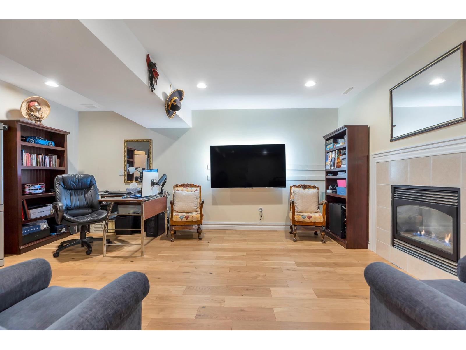 Photo 31 of 16708 64 Avenue, Surrey BC