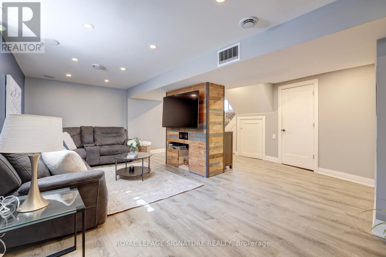 Photo 19 of 21 Harper Road, Brampton ON